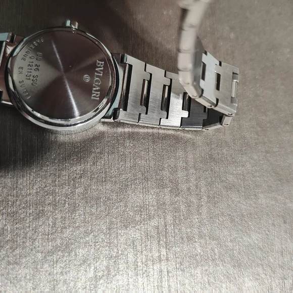 Elegant Bulgari Zero Women's watch with a sleek Black Dial. 100% Original! - Picture 7 of 15
